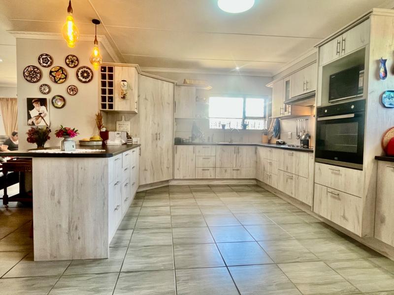 3 Bedroom Property for Sale in Fraaiuitsig Western Cape